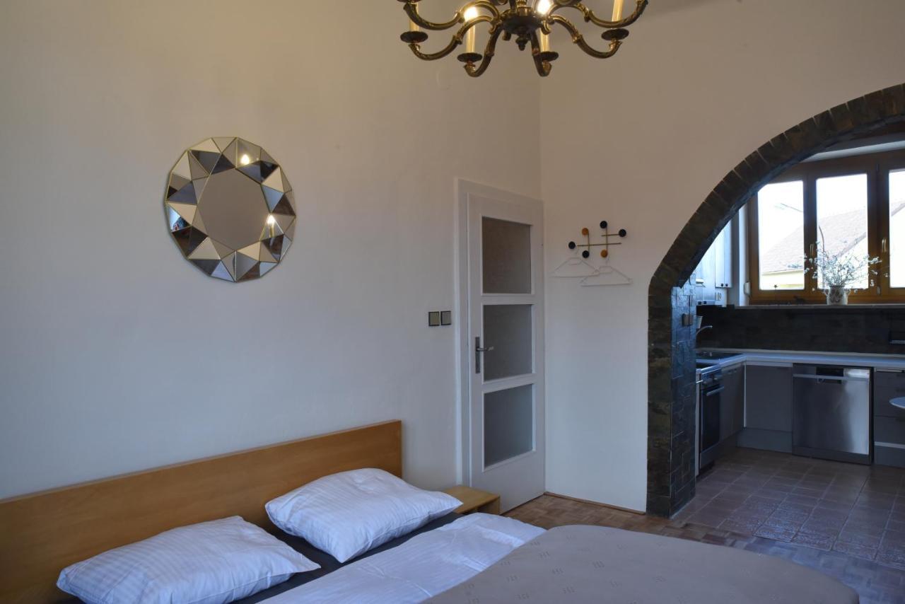 Apartman S Klavirem Lednice Buitenkant foto