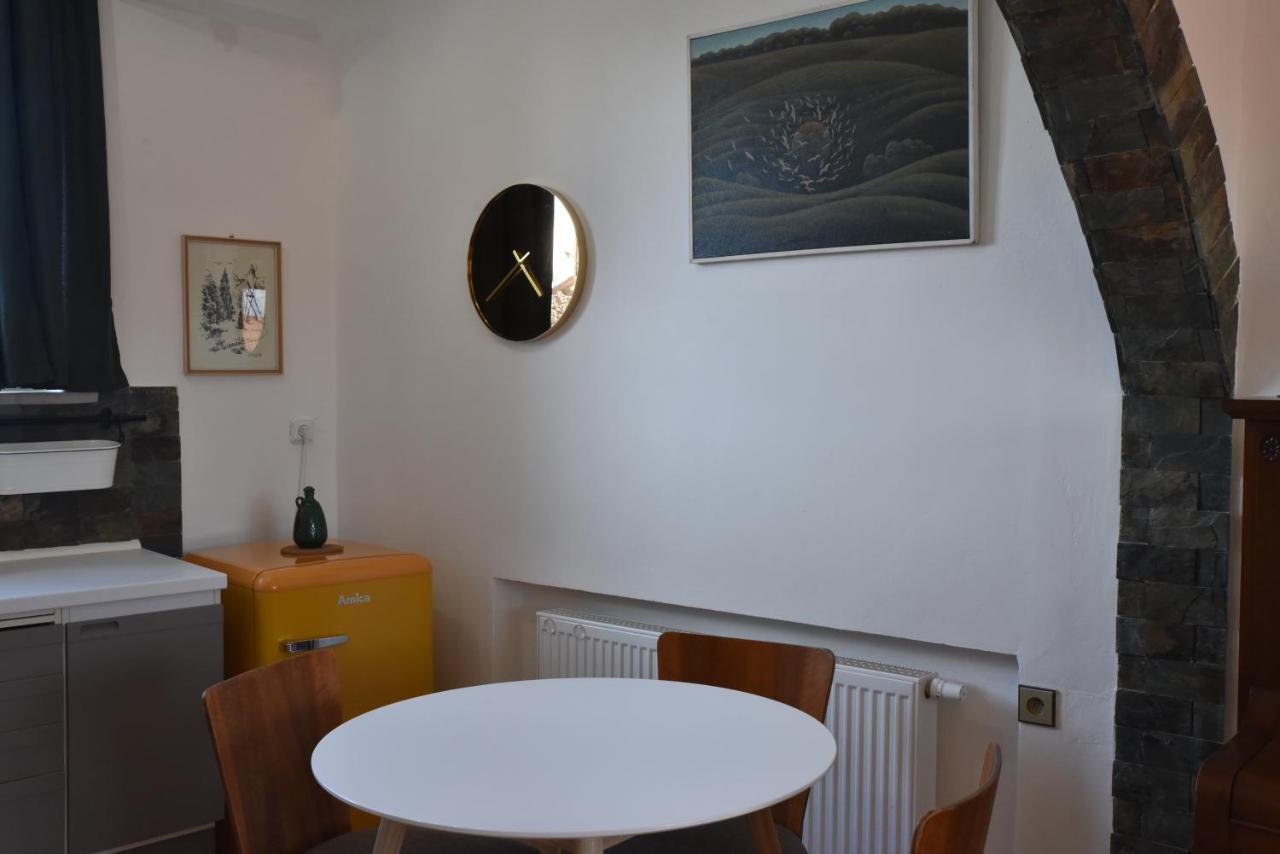 Apartman S Klavirem Lednice Buitenkant foto